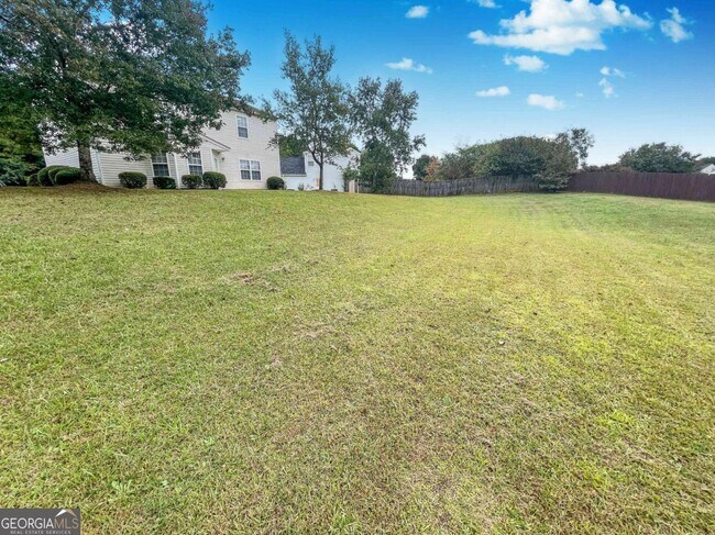 Building Photo - 6205 Tree Ridge Dr N W