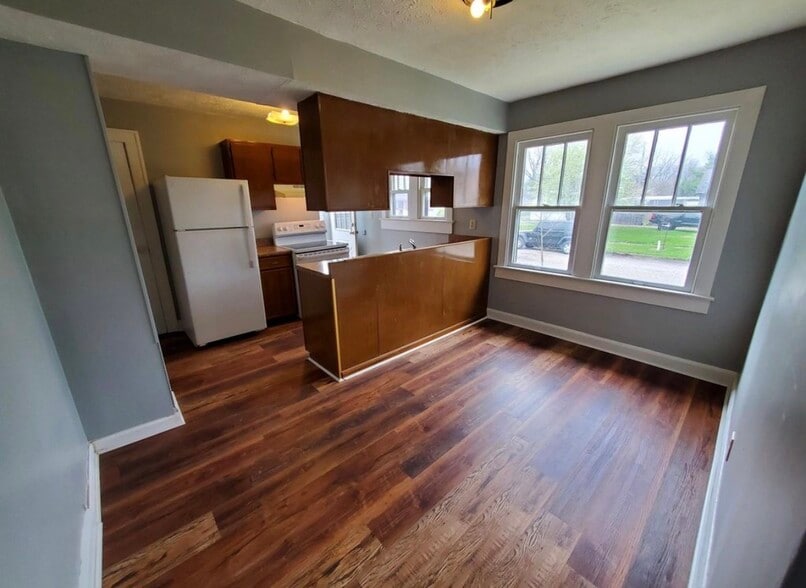 Building Photo - 2501 English Ave