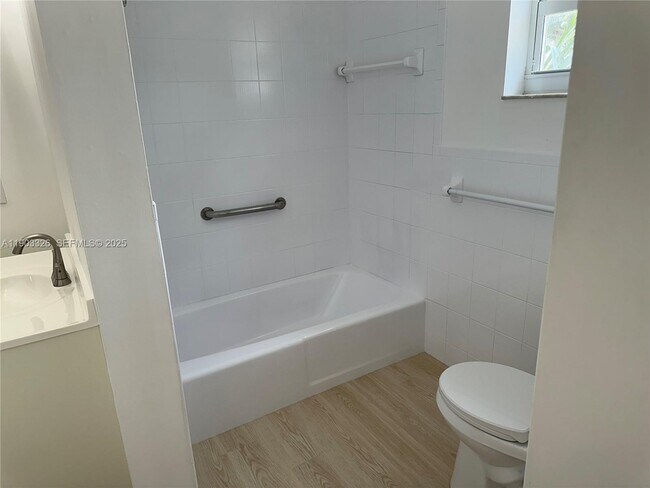 Building Photo - 431 Tamiami Blvd