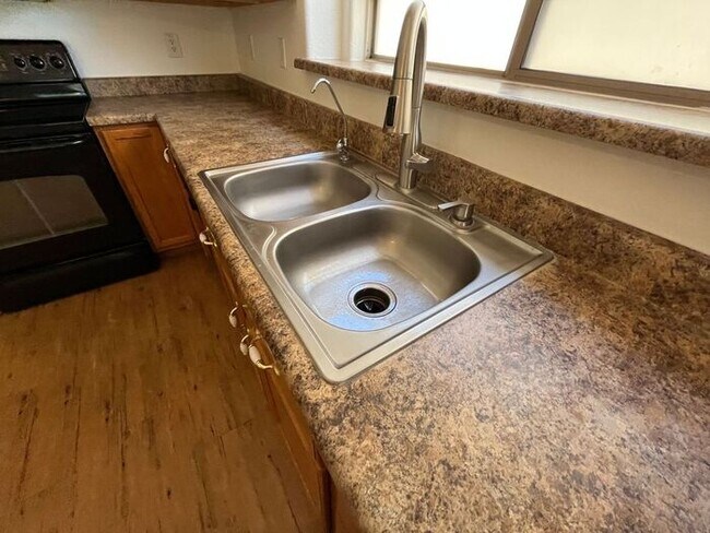 Building Photo - 3 Bedroom in Johnson Ranch Golf Community!
