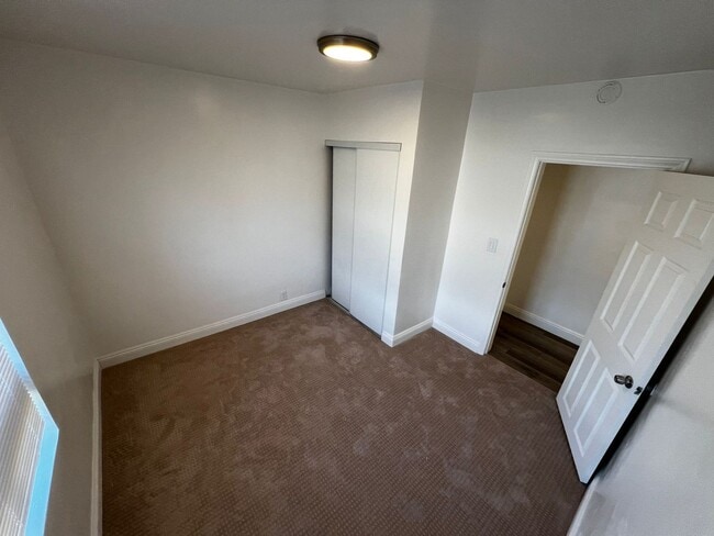 Building Photo - 2BR 1 BA Unit- Nice Yard and Carport, Remo...