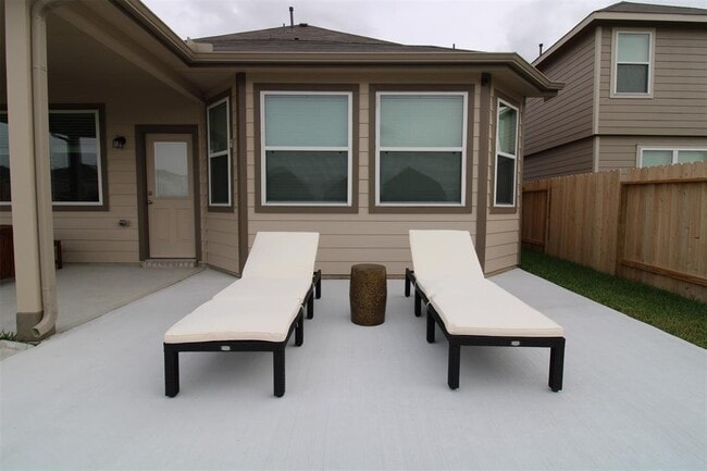 Building Photo - 24930 Adami Veduta Ct