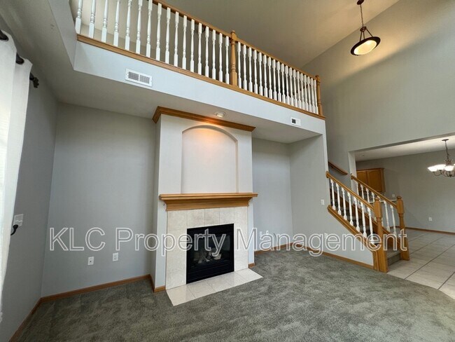 Building Photo - 277 S 79th St
