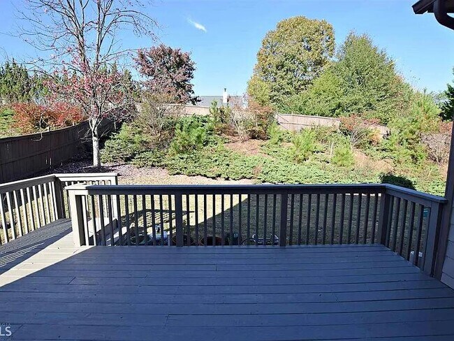 Building Photo - 1695 Montcliff Dr