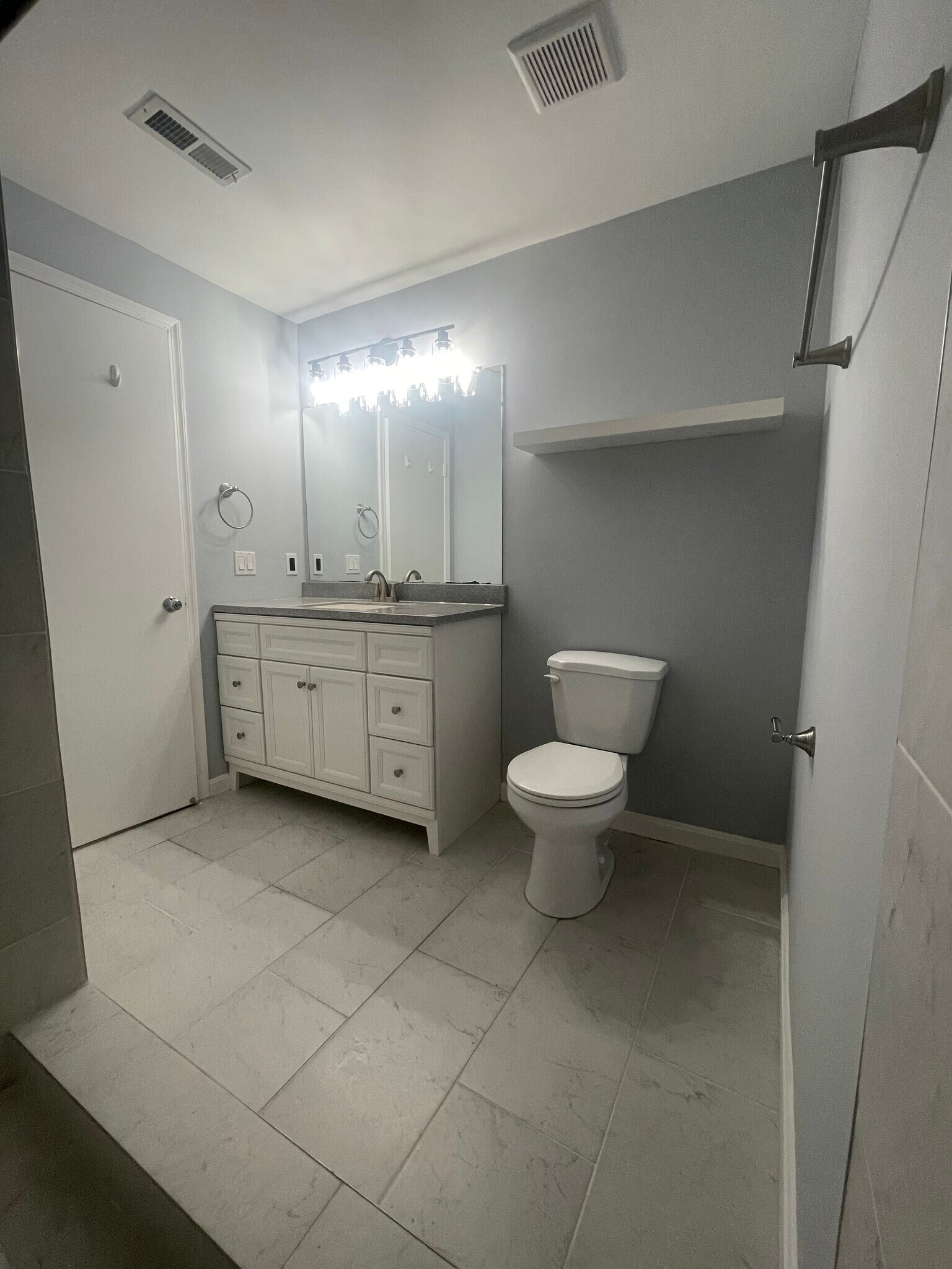 Building Photo - 6802 Cottingham Ln