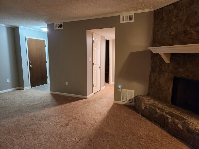Building Photo - 109 Gray Dr