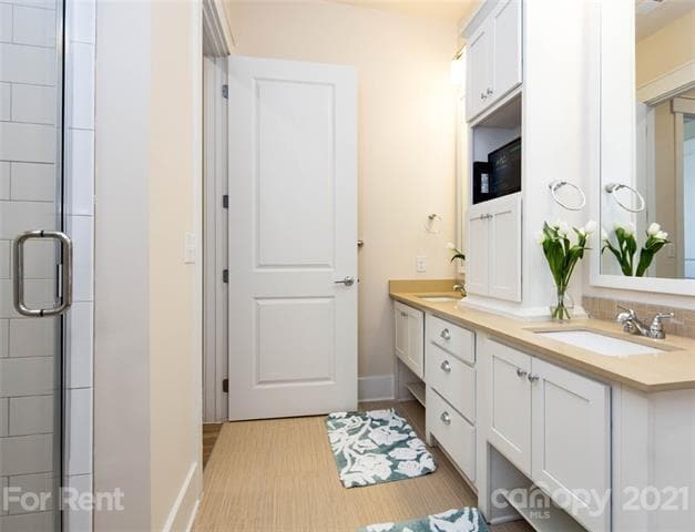 Building Photo - 9921 Holly Center Dr