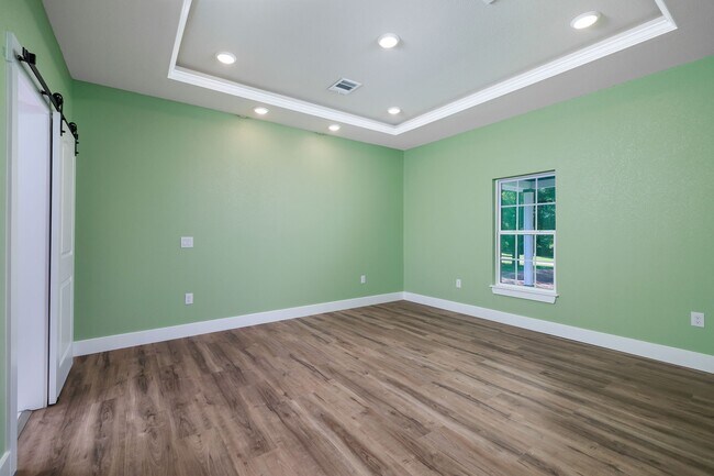 Building Photo - 4517 Emerson Ct