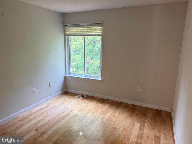 Building Photo - 6062 Hollow Hill Ln