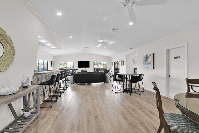 Building Photo - 1167 Hillsboro Mile