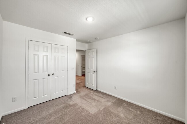 Building Photo - 7314 Madison Cmns Ln