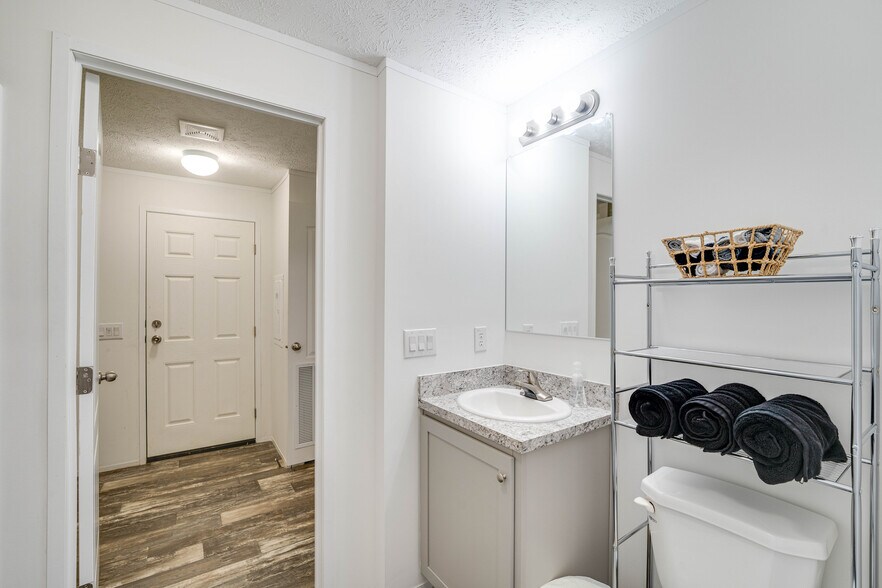 Building Photo - 1480 Gulley River Rd