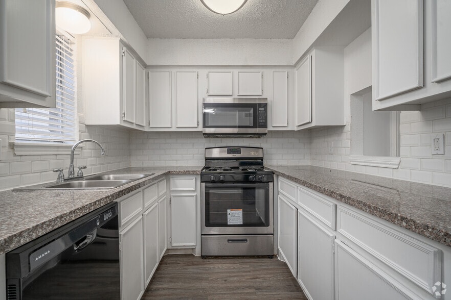 Primary Photo - Springwood Park Apartments