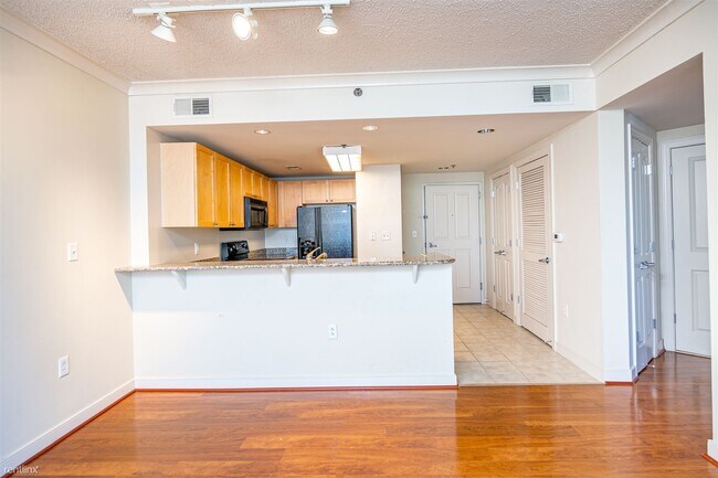 Building Photo - 1 br, 1 bath Condo - 777 7th Street Northwest