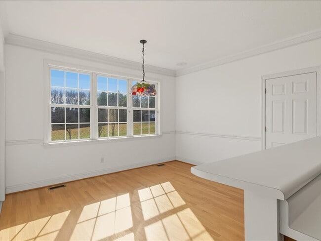 Building Photo - 5320 Baumgardner Rd