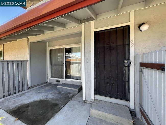 Building Photo - 62 Villa Cir