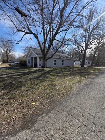 Side View - 2636 Jones St