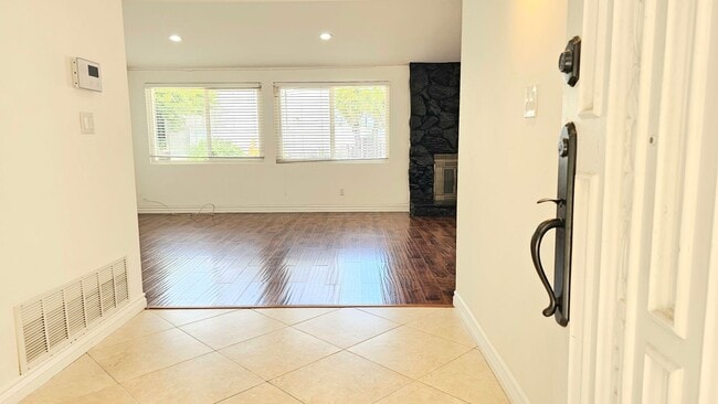 Building Photo - 20811 Tiara St