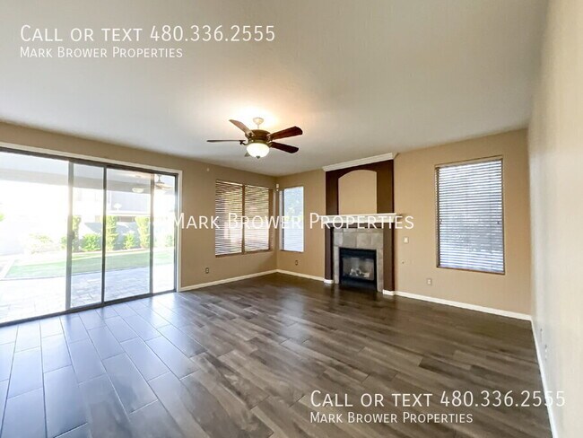 Building Photo - 380 W. Roadrunner Dr.