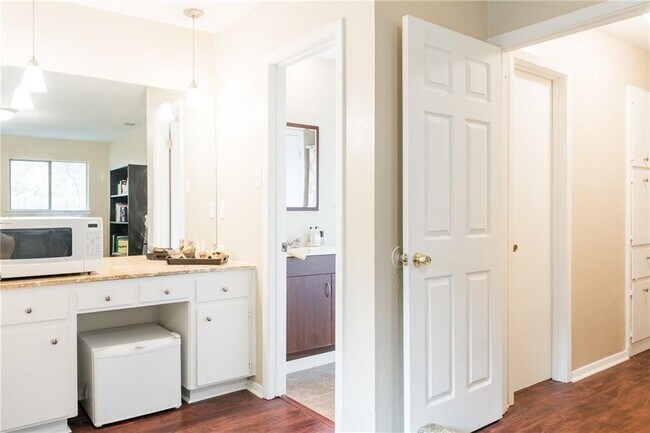 Building Photo - 12413 Mossy Bark Trail