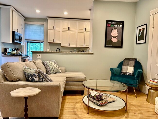 Building Photo - 49 Grove St