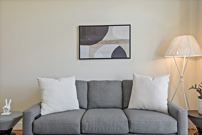 Building Photo - 1800 Diagonal Rd