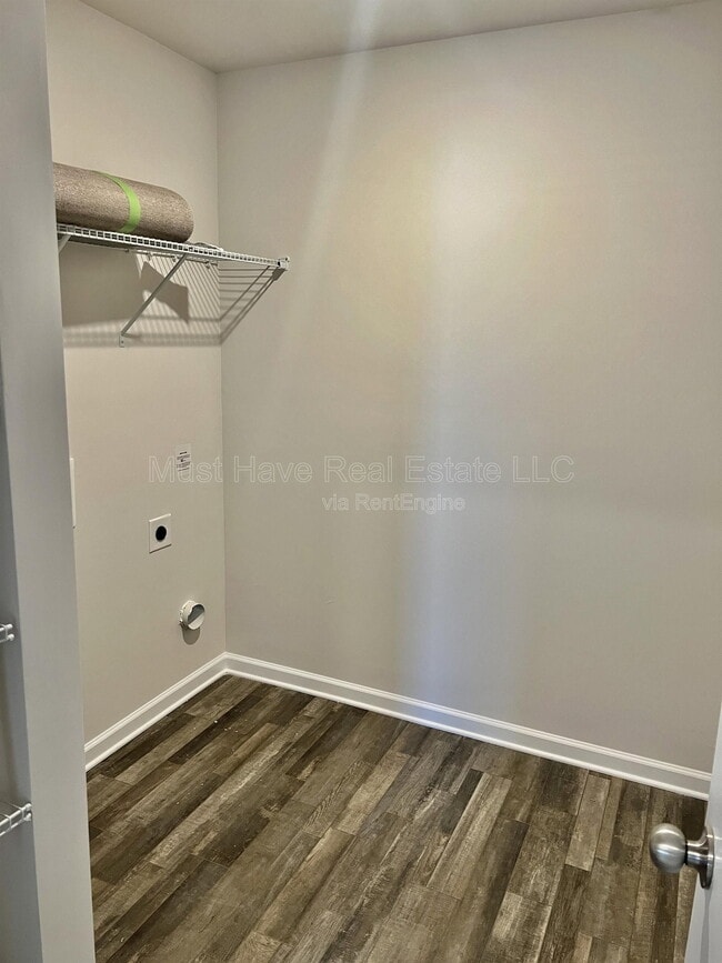 Building Photo - 1459 Cannan Mountain Dr