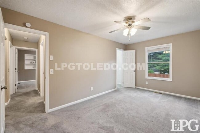 Building Photo - 7044 Springfield Dr