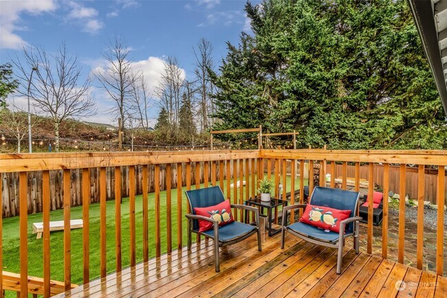 Building Photo - 1423 85th Dr NE