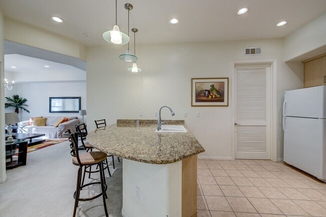 Building Photo - STUNNING 3 BEDROOM 2 FULL BATH FIRST FLOOR...