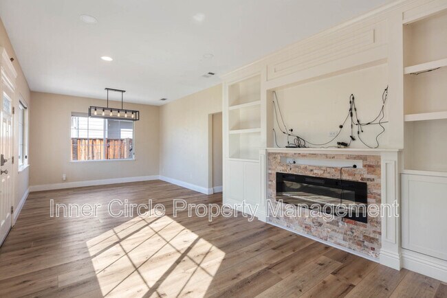 Building Photo - 342 Chaucer Dr