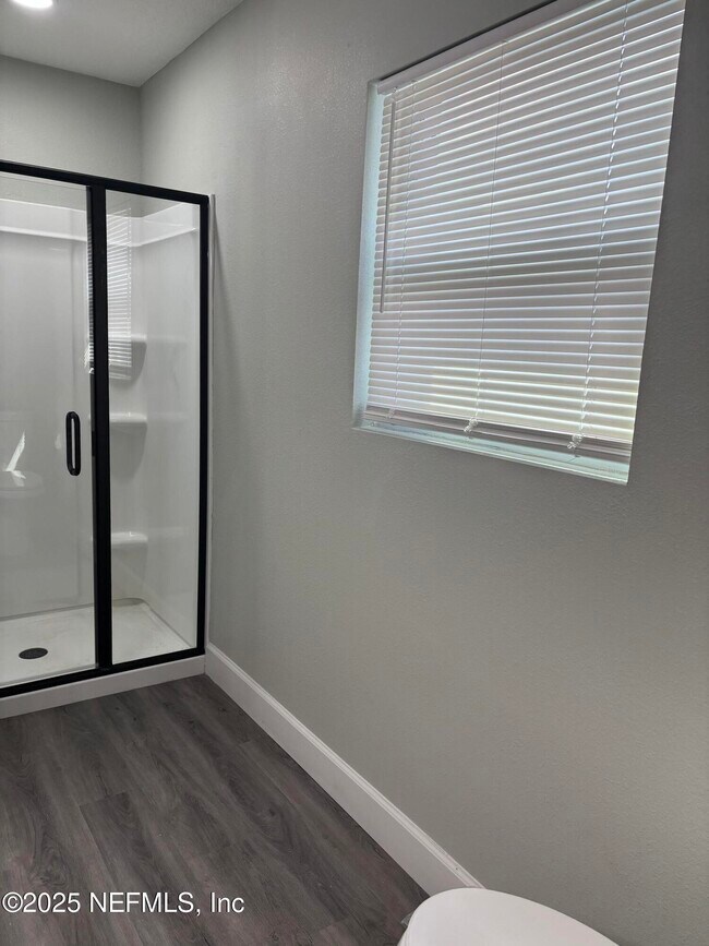 Building Photo - 1963 W 4th St