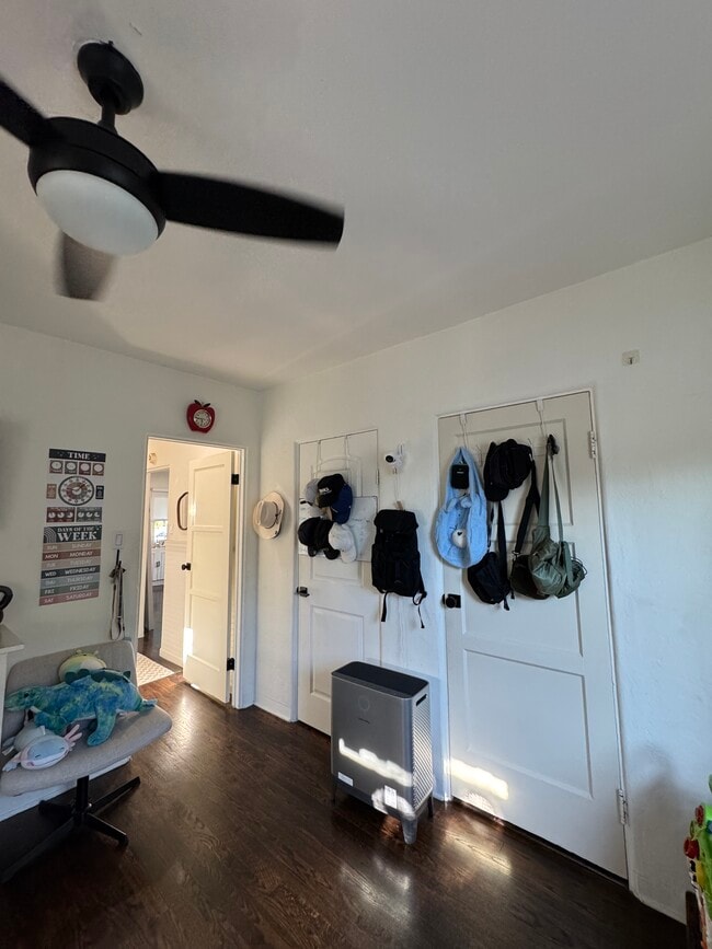 Building Photo - 282 E 51st St