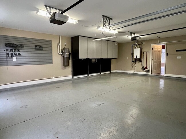 Building Photo - 4BR Home in Summer Rose with Two Primary Suites | 3,271 Sq Ft | Flexible Layout