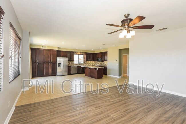 Building Photo - 28560 Sunridge Ct