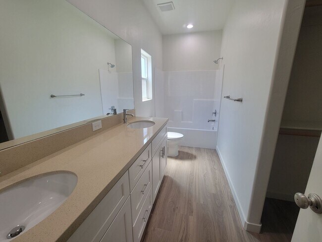 Building Photo - 8414 Grandy St