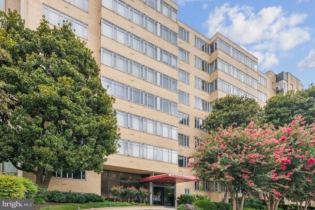 Building Photo - 1711 Massachusetts Ave NW