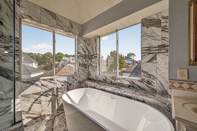 Building Photo - 4218 Meadowchase Ln