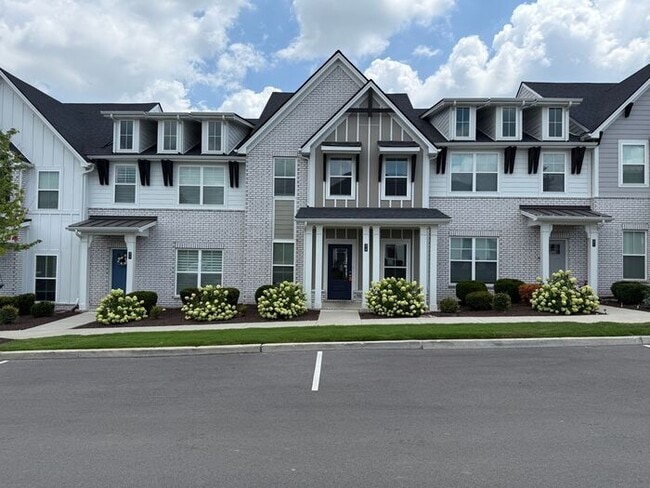 Building Photo - FOR RENT - Beautiful Townhome in Henderson...