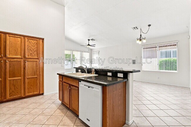 Building Photo - 7027 W Potter Dr