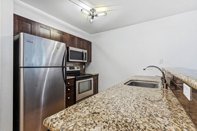 Building Photo - 1bd/1ba Seattle Condo