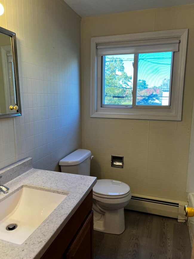 Building Photo - 7 Beacon St