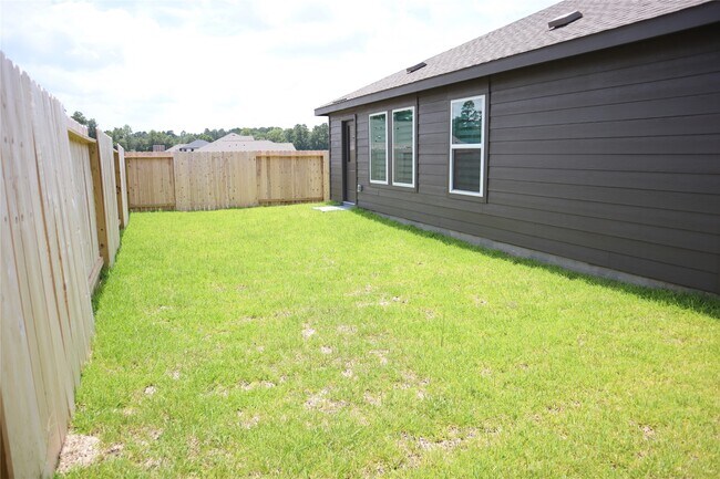 Building Photo - 216 Lantana Ln