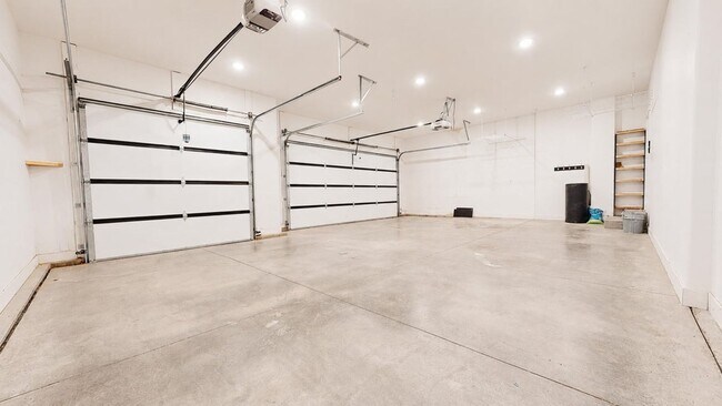 Building Photo - 3660 Native Dancer Dr