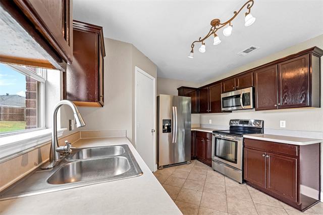 Building Photo - 2504 Deer Run Ct