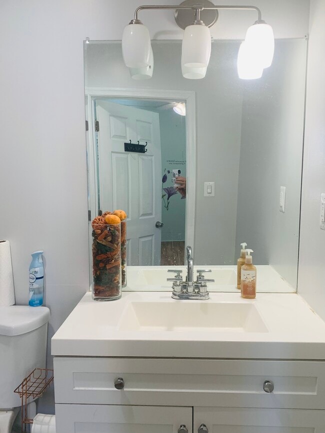 Building Photo - 174 E Huntingdon St