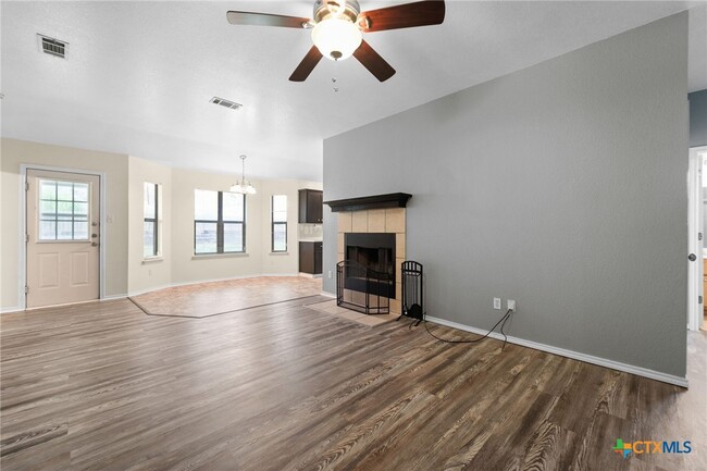 Building Photo - 1908 Cline Dr