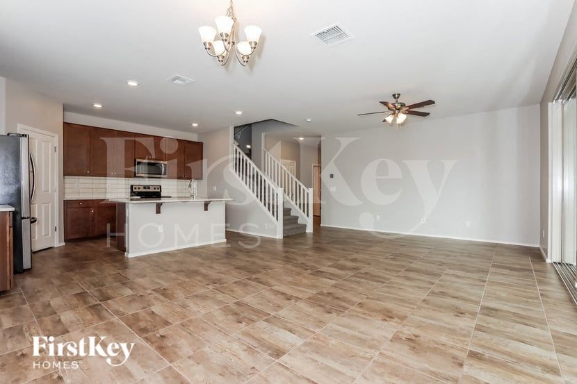 Building Photo - 1157 S Amulet