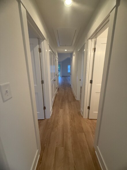 Building Photo - 213 W Palmetto St