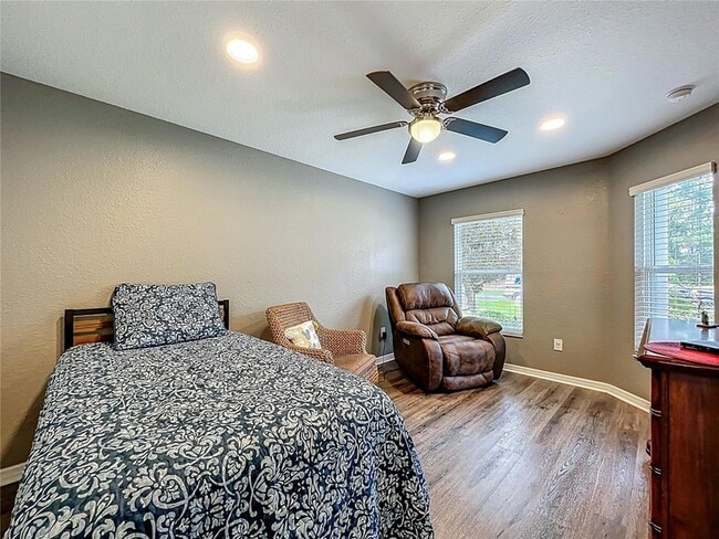 Building Photo - 27327 Roanoke Dr